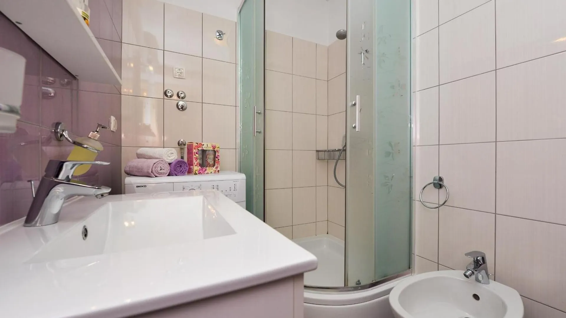 Ferienwohnung Fuer Fuenf Personen Im Ersten Stock Vir